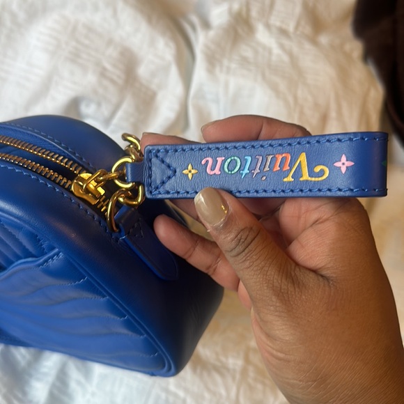 Beautiful blue authentic Louis Vuitton new wave bag - Picture 7 of 11